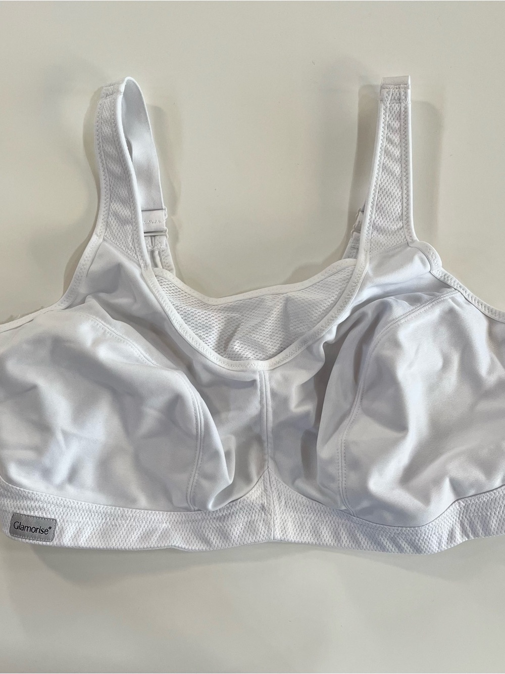 Glamorise No-Bounce Camisole Wire-free Sports Bra - White size 46C
